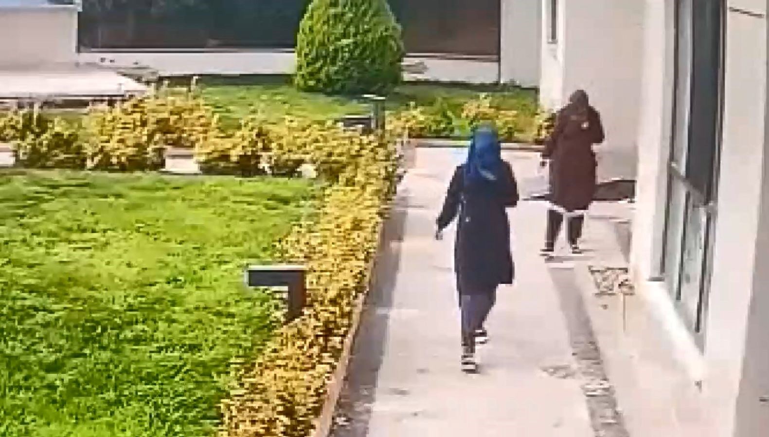 2 milyon liralik ziynet esyasi calan uc kadin yakalandi ArYCYfi5