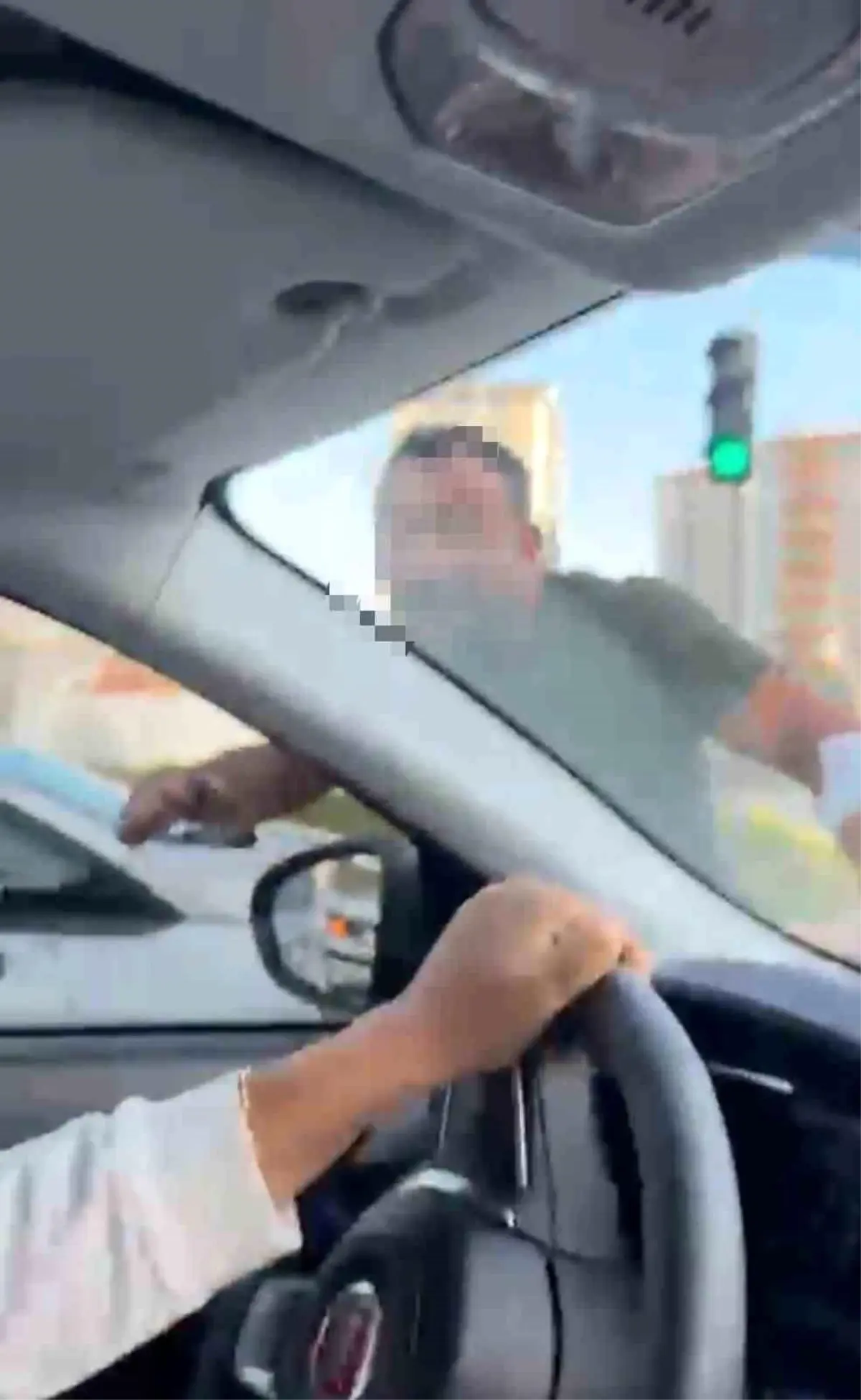 kayseride trafikte kadinlara saldiri x4vMtjzf