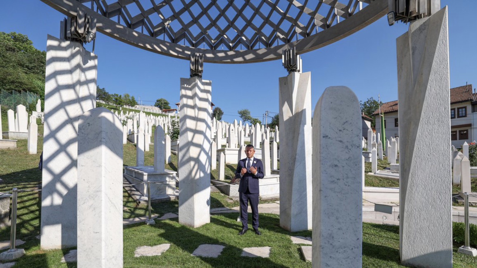 ozel aliya izzetbegovici andi dusunceyle siyaseti inancla adaleti bulusturabilen ender liderlerdendi rHpkqeTk.jpg