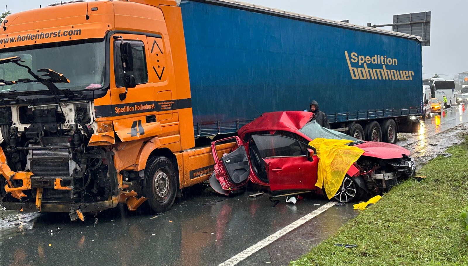 rizede katliam gibi kaza ayni otomobildeki 3 kisi oldu bVGWfOSg.jpg