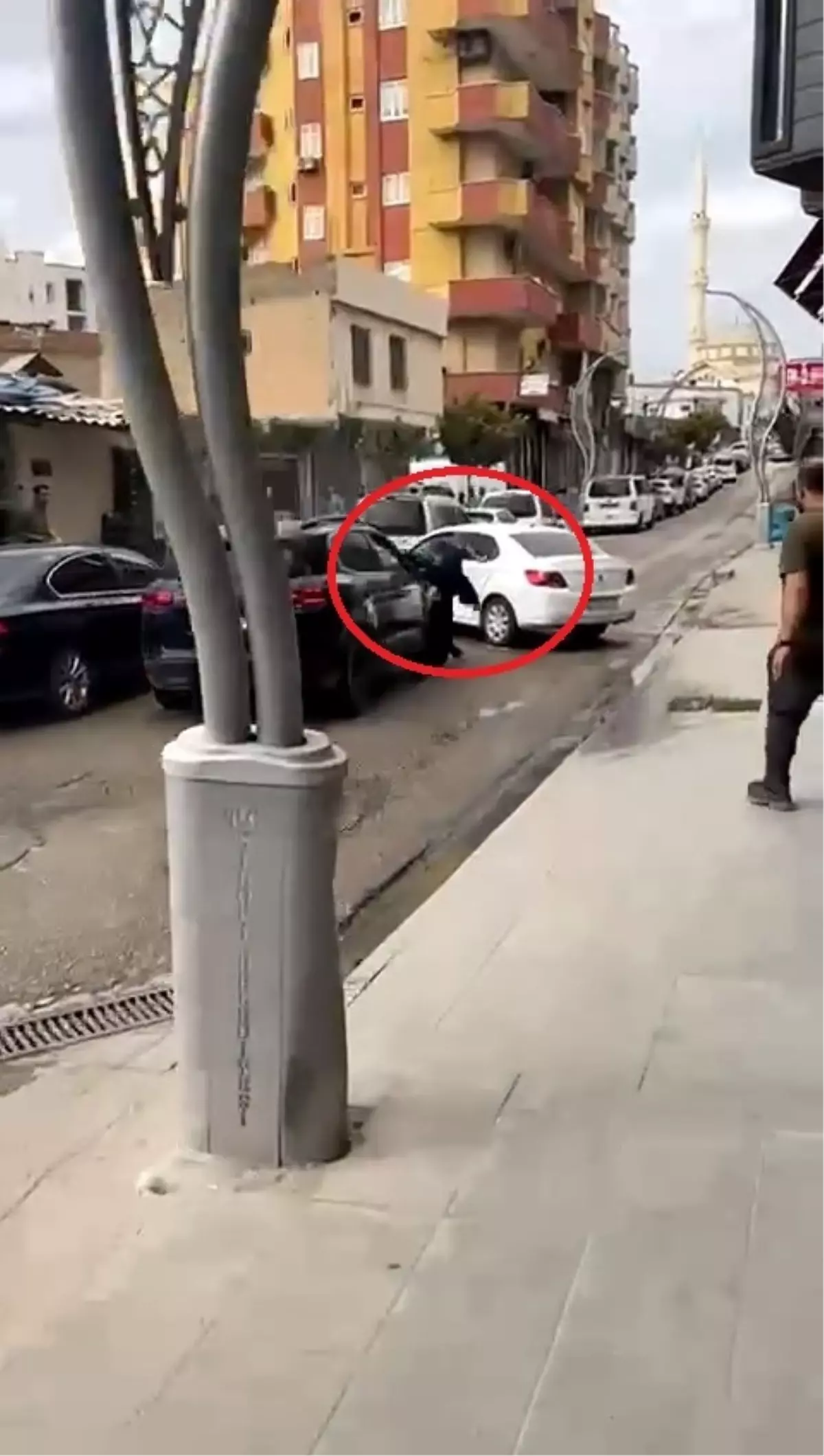 tartisma kanli bitti cip surucusu ayaklarini ezdi L1pY3x5O.jpg