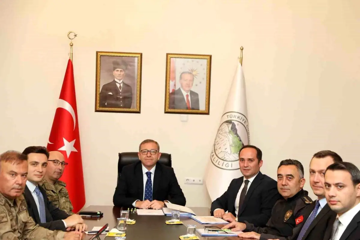 karsta guvenlik toplantisi YcrqrFOa.jpg