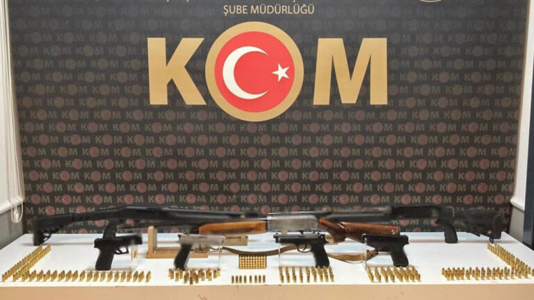 silah-kacakciligina-darbe-koy-evinden-cephanelik-cikti-RyYqe8lc