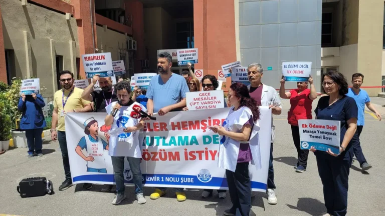 hemsireler-gununde-seslendiler-izmirde-ebe-ve-hemsirelerden-cozum-cagrisi-fv9fyiJH