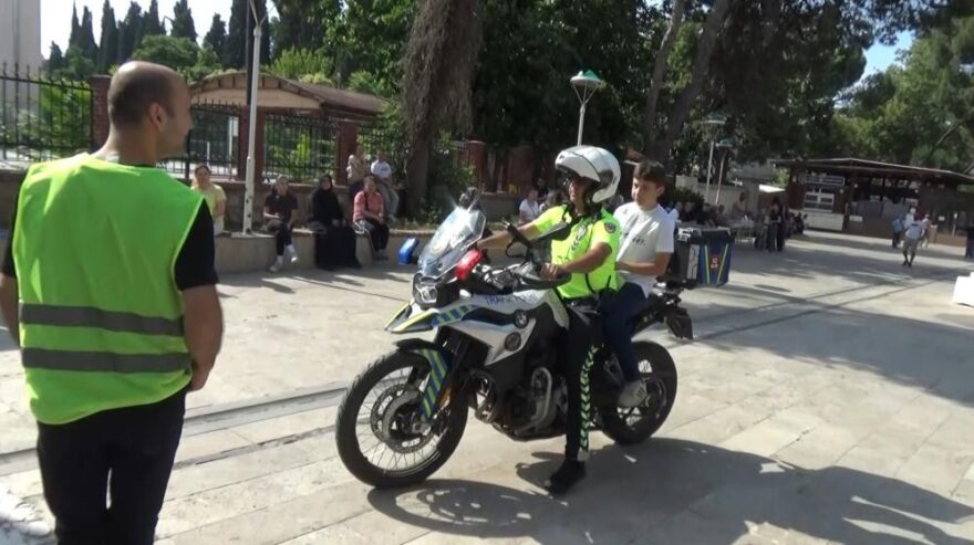 Veliler, kimliği kaybolan genç için seferber oldu