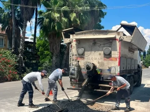 Antalya finikede yollar yenileniyor bordurler boyaniyor fU18juC9