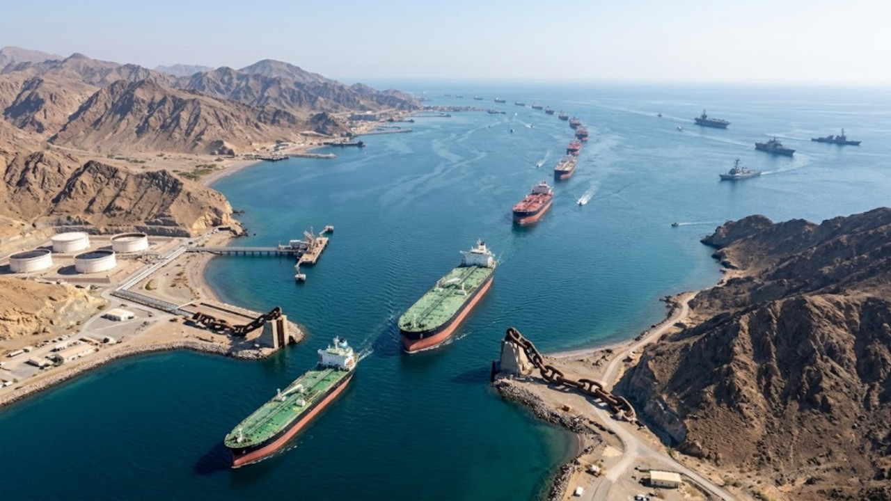 Iran hurmuz bogazinda iki petrol tankerinde patlama yasandi diQH2rnB